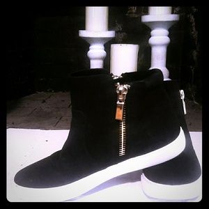 Kenneth Cole high-top shoes